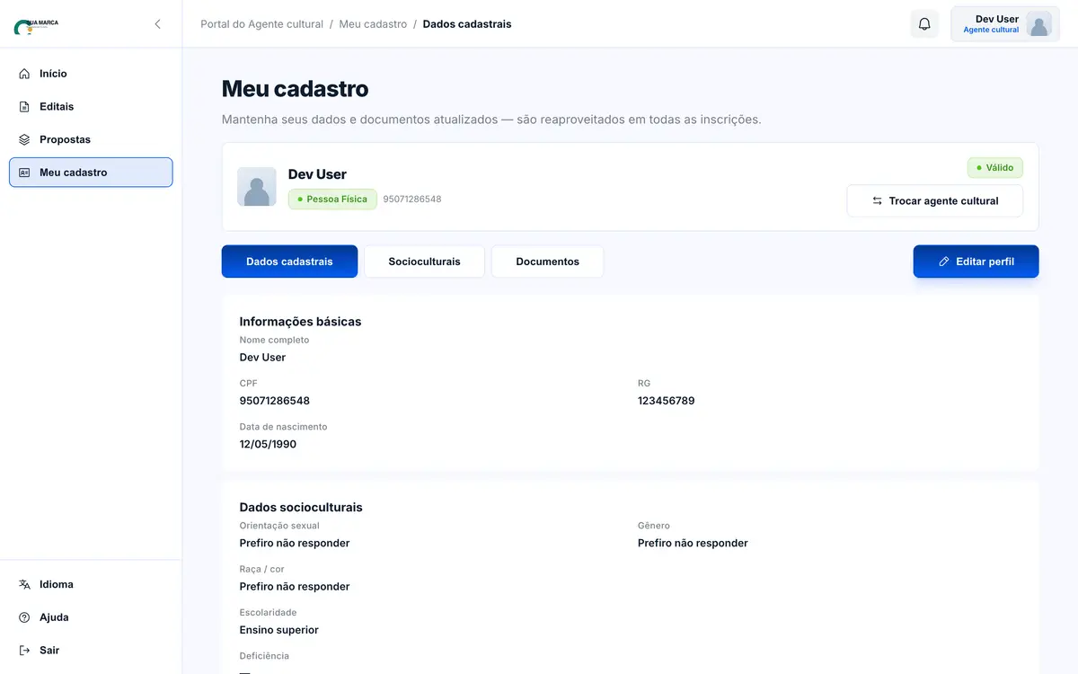 Tela Meu cadastro com as abas Dados cadastrais, Socioculturais e Documentos.