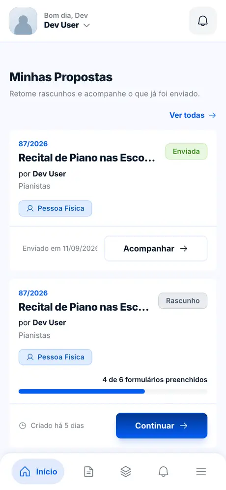 Tela inicial do portal no celular, com a barra de navegação inferior.